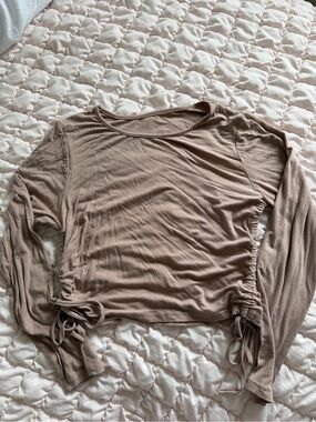 Women’s Ruched-Side Long Sleeve Top